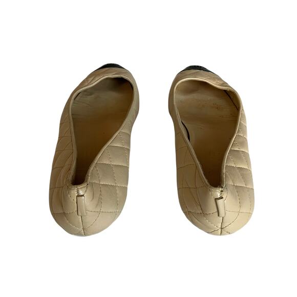 Chanel Quilted Leather Flats Size 37 Beige Black Almond Cap Toe Classic Luxury - Picture 6 of 12